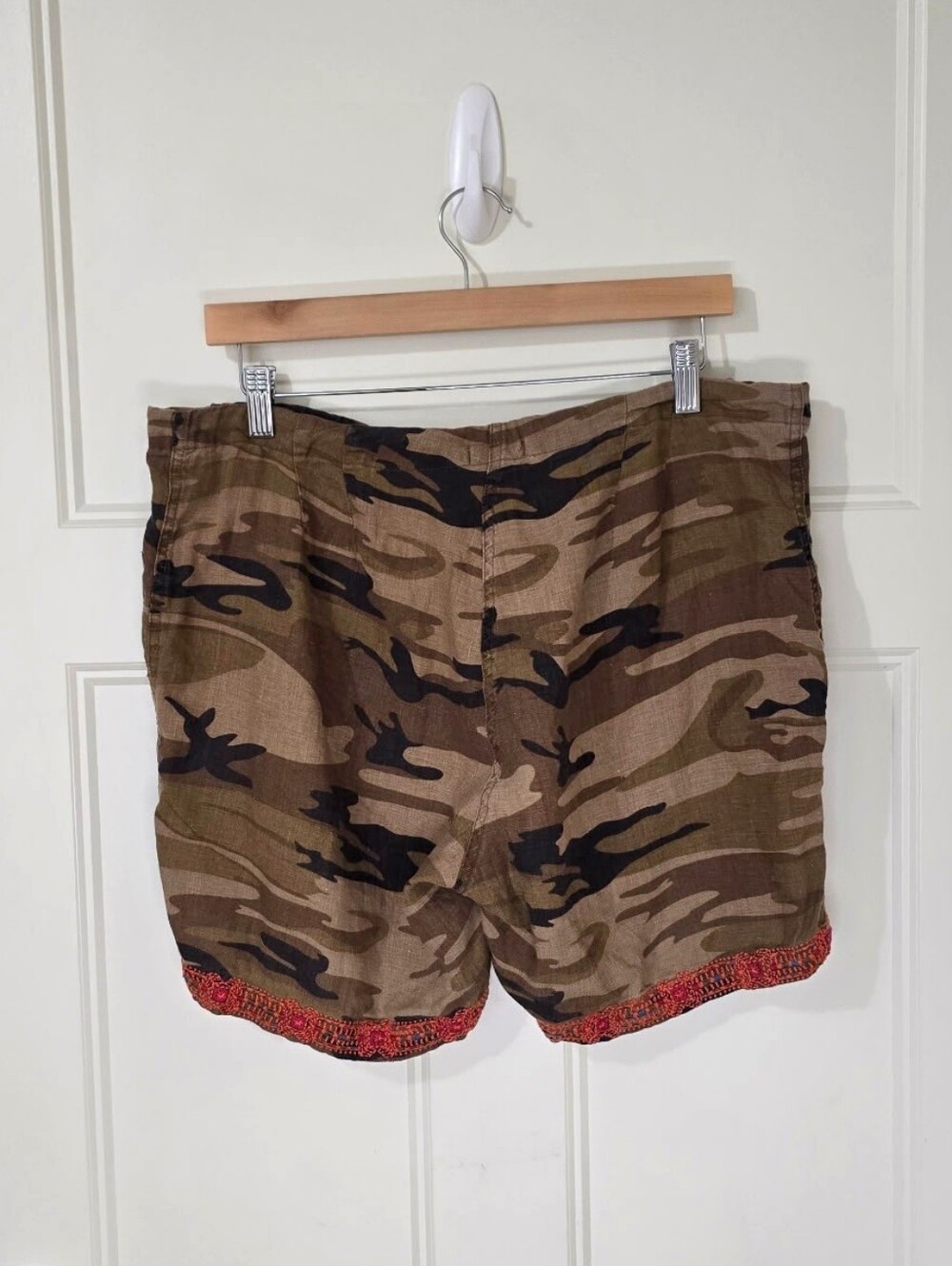 Johnny Was Burken Linen Shorts Camouflauge Floral Embroidery Drawstring Womens M - Picture 3 of 8